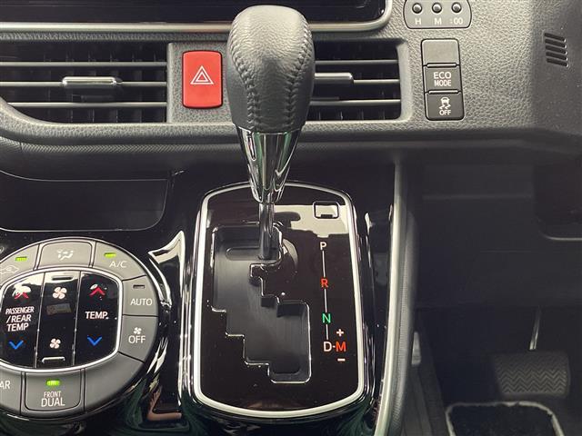 ヴォクシー ZS 煌III 純正SDナビ CD DVD Bluetooth フルセグTV バックカメラ トヨタセーフティセンス 前後コーナーセンサー ビルトインETC 前方ドライブレコーダー 両側パワースライドドア(17枚目)