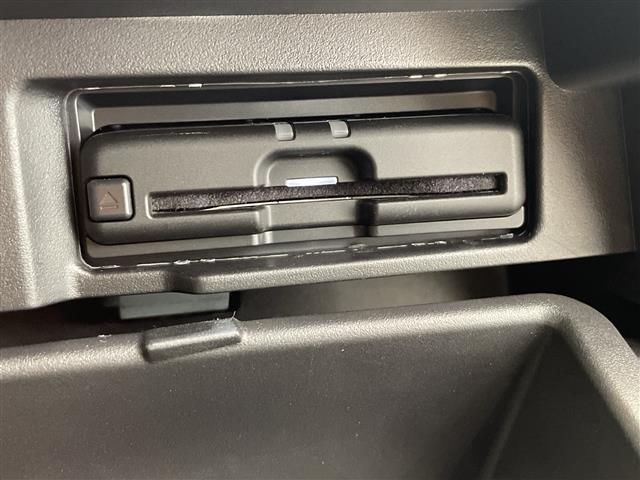 セレナ e-パワー ハイウェイスターV 禁煙車 SDナビ CD DVD Bluetooth フルセグTV バックカメラ 全方位カメラ プロパイロット 衝突軽減ブレーキ ブラインドスポットモニター 前後コーナーセンサー ETC 前後ドラレコ(5枚目)