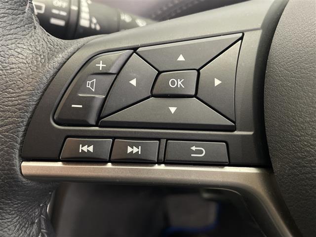 セレナ e-パワー ハイウェイスターV 禁煙車 SDナビ CD DVD Bluetooth フルセグTV バックカメラ 全方位カメラ プロパイロット 衝突軽減ブレーキ ブラインドスポットモニター 前後コーナーセンサー ETC 前後ドラレコ(10枚目)