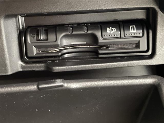 セレナ オーテック スポーツスペック メモリーナビ CD DVD Bluetooth USB フルセグTV バックカメラ 全方位カメラ 衝突軽減ブレーキ 前後コーナーセンサー ETC 前方ドライブレコーダー オートライト(7枚目)