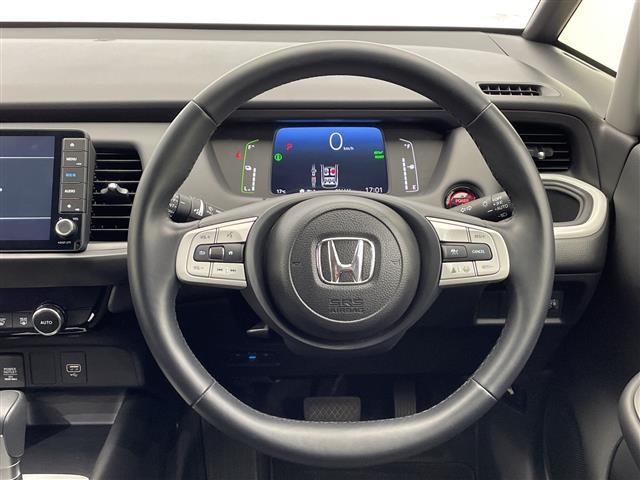 フィット e:HEVホーム SDナビ CD DVD Bluetooth USB フルセグTV バックカメラ 衝突軽減ブレーキ 前後コーナーセンサー ビルトインETC オートライト LEDヘッドライト 横滑り防止装置 スマートキー(8枚目)