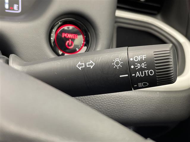 フィット e:HEVホーム SDナビ CD DVD Bluetooth USB フルセグTV バックカメラ 衝突軽減ブレーキ 前後コーナーセンサー ビルトインETC オートライト LEDヘッドライト 横滑り防止装置 スマートキー(12枚目)