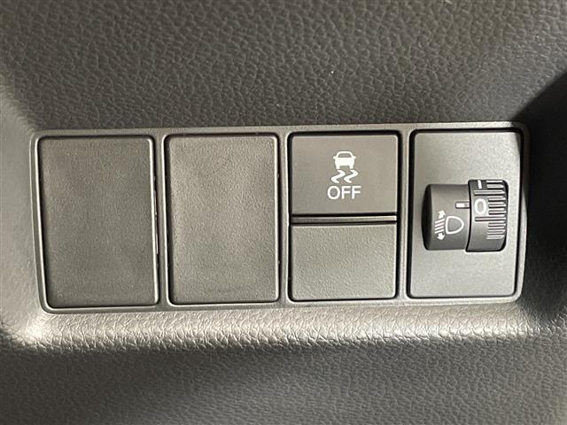 フィット e:HEVホーム SDナビ CD DVD Bluetooth USB フルセグTV バックカメラ 衝突軽減ブレーキ 前後コーナーセンサー ビルトインETC オートライト LEDヘッドライト 横滑り防止装置 スマートキー(16枚目)