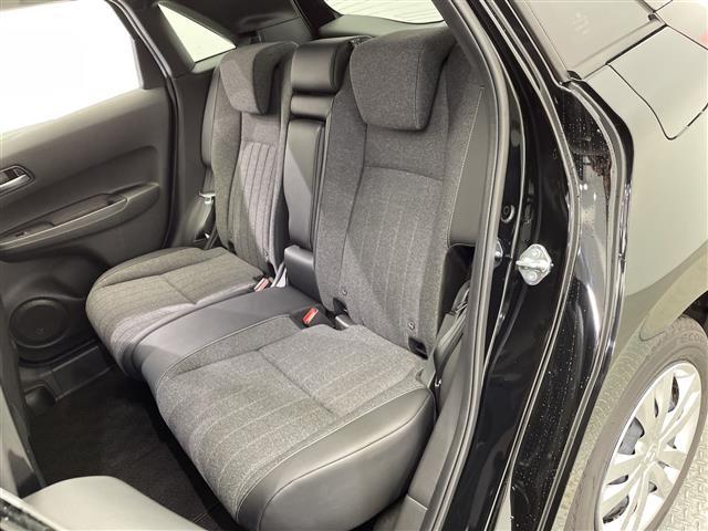 フィット e:HEVホーム SDナビ CD DVD Bluetooth USB フルセグTV バックカメラ 衝突軽減ブレーキ 前後コーナーセンサー ビルトインETC オートライト LEDヘッドライト 横滑り防止装置 スマートキー(20枚目)