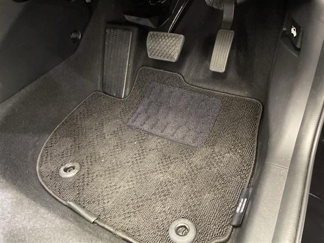 フィット e:HEVホーム SDナビ CD DVD Bluetooth USB フルセグTV バックカメラ 衝突軽減ブレーキ 前後コーナーセンサー ビルトインETC オートライト LEDヘッドライト 横滑り防止装置 スマートキー(26枚目)