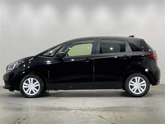 フィット e:HEVホーム SDナビ CD DVD Bluetooth USB フルセグTV バックカメラ 衝突軽減ブレーキ 前後コーナーセンサー ビルトインETC オートライト LEDヘッドライト 横滑り防止装置 スマートキー(30枚目)