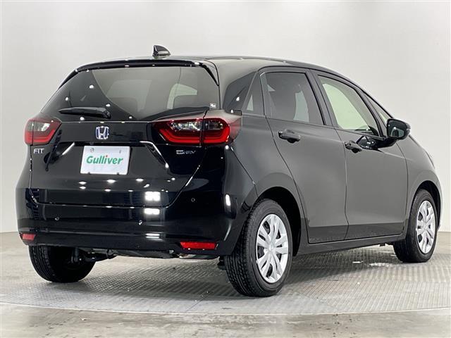 フィット e:HEVホーム SDナビ CD DVD Bluetooth USB フルセグTV バックカメラ 衝突軽減ブレーキ 前後コーナーセンサー ビルトインETC オートライト LEDヘッドライト 横滑り防止装置 スマートキー(32枚目)