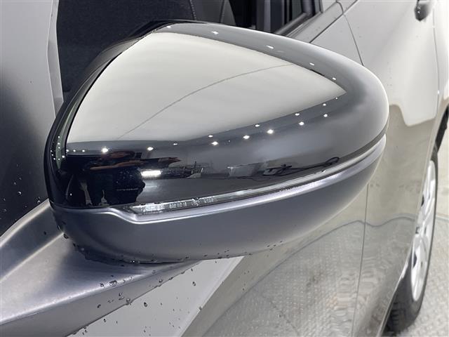 フィット e:HEVホーム SDナビ CD DVD Bluetooth USB フルセグTV バックカメラ 衝突軽減ブレーキ 前後コーナーセンサー ビルトインETC オートライト LEDヘッドライト 横滑り防止装置 スマートキー(35枚目)