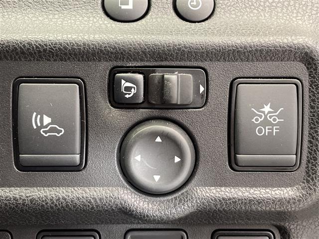 ノート e-パワー B ナビ CD フルセグTV デジタルインナーミラー 禁煙車 全方位カメラ コーナーセンサー ETC オートライト 横滑り防止機能 スマートキー プッシュスタート 電動格納ミラー フロアマット(9枚目)