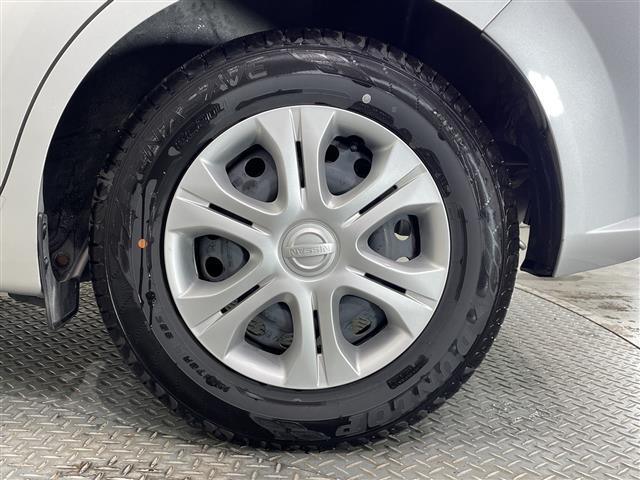 ノート e-パワー B ナビ CD フルセグTV デジタルインナーミラー 禁煙車 全方位カメラ コーナーセンサー ETC オートライト 横滑り防止機能 スマートキー プッシュスタート 電動格納ミラー フロアマット(40枚目)