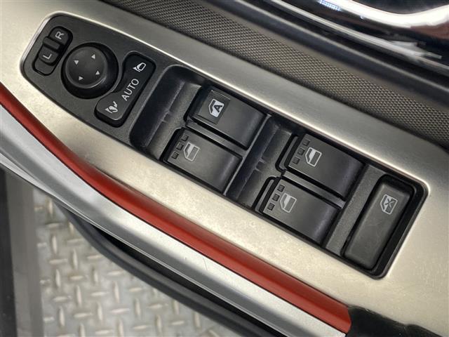 ライズ Z ワンオーナー 純正ナビ Bluetooth バックカメラ コーナーセンサー ビルトインETC ドライブレコーダー シートヒーター 禁煙車 オートライト LEDヘッドライト フォグランプ 純正ホイール(26枚目)