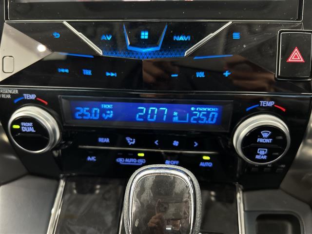 アルファード ２．５Ｓ　Ｃパッケージ　カロッツェリアナビ　バックカメラ　両側パワースライドドア＆パワーバックドア　エグゼクティブパワーシート　フリップダウンモニター　禁煙車　ＥＴＣ　純正アルミホイール　ベンチレーション＆シートヒーター（18枚目）