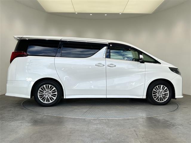 アルファード ２．５Ｓ　Ｃパッケージ　カロッツェリアナビ　バックカメラ　両側パワースライドドア＆パワーバックドア　エグゼクティブパワーシート　フリップダウンモニター　禁煙車　ＥＴＣ　純正アルミホイール　ベンチレーション＆シートヒーター（32枚目）