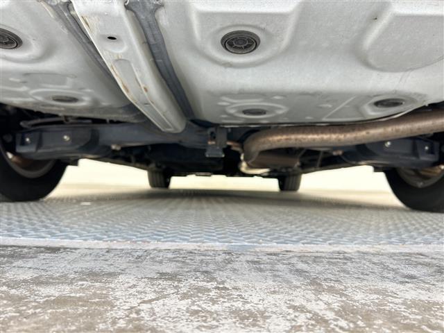 アルファード ２．５Ｓ　Ｃパッケージ　カロッツェリアナビ　バックカメラ　両側パワースライドドア＆パワーバックドア　エグゼクティブパワーシート　フリップダウンモニター　禁煙車　ＥＴＣ　純正アルミホイール　ベンチレーション＆シートヒーター（41枚目）