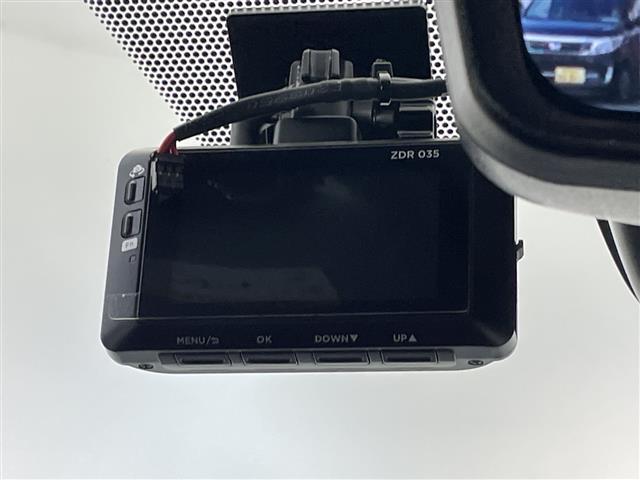 ヴォクシー ハイブリッドS-Z 純正10インチナビ・TV プッシュスタート デジタルインナーミラー トヨタセーフティセンス 両側パワースライドドア バックモニター ビルトインETC2.0 ハーフレザーシート シートヒーター(6枚目)