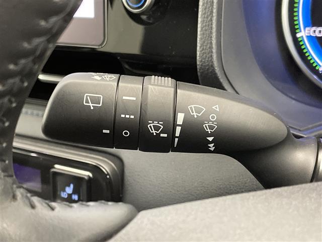 ヴォクシー ハイブリッドS-Z 純正10インチナビ・TV プッシュスタート デジタルインナーミラー トヨタセーフティセンス 両側パワースライドドア バックモニター ビルトインETC2.0 ハーフレザーシート シートヒーター(13枚目)