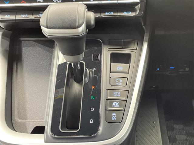 ヴォクシー ハイブリッドS-Z 純正10インチナビ・TV プッシュスタート デジタルインナーミラー トヨタセーフティセンス 両側パワースライドドア バックモニター ビルトインETC2.0 ハーフレザーシート シートヒーター(15枚目)