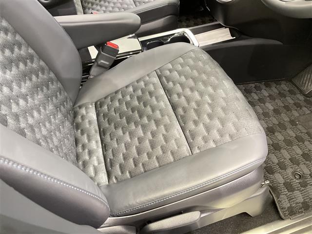 ヴォクシー ハイブリッドS-Z 純正10インチナビ・TV プッシュスタート デジタルインナーミラー トヨタセーフティセンス 両側パワースライドドア バックモニター ビルトインETC2.0 ハーフレザーシート シートヒーター(26枚目)