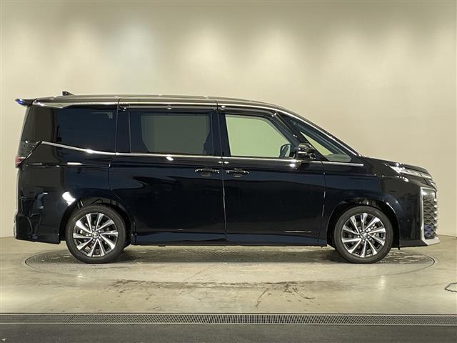 ヴォクシー ハイブリッドS-Z 純正10インチナビ・TV プッシュスタート デジタルインナーミラー トヨタセーフティセンス 両側パワースライドドア バックモニター ビルトインETC2.0 ハーフレザーシート シートヒーター(35枚目)