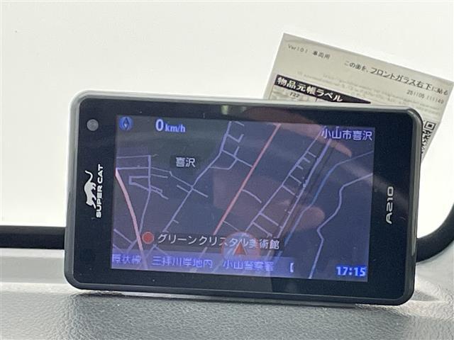 Ｎ－ＢＯＸカスタム ２トーンカラースタイル　ＧターボＳＳパッケージ　禁煙車　純正ナビ　フルセグＴＶ　Ｂｌｕｅｔｏｏｔｈ　ＣＤ　ＤＶＤ　バックカメラ　ＥＴＣ　シートヒーター　　両側パワースライドドア　ハーフレザーシート　パドルシフト　スマートキー　純正フロアマット（4枚目）