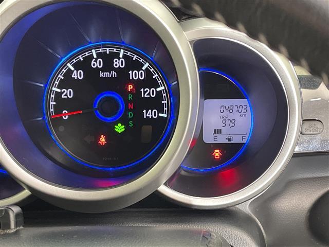 Ｎ－ＢＯＸカスタム ２トーンカラースタイル　ＧターボＳＳパッケージ　禁煙車　純正ナビ　フルセグＴＶ　Ｂｌｕｅｔｏｏｔｈ　ＣＤ　ＤＶＤ　バックカメラ　ＥＴＣ　シートヒーター　　両側パワースライドドア　ハーフレザーシート　パドルシフト　スマートキー　純正フロアマット（6枚目）