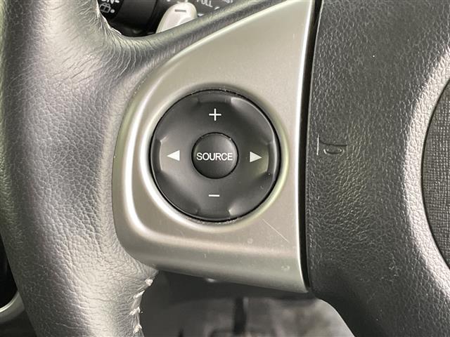 Ｎ－ＢＯＸカスタム ２トーンカラースタイル　ＧターボＳＳパッケージ　禁煙車　純正ナビ　フルセグＴＶ　Ｂｌｕｅｔｏｏｔｈ　ＣＤ　ＤＶＤ　バックカメラ　ＥＴＣ　シートヒーター　　両側パワースライドドア　ハーフレザーシート　パドルシフト　スマートキー　純正フロアマット（8枚目）