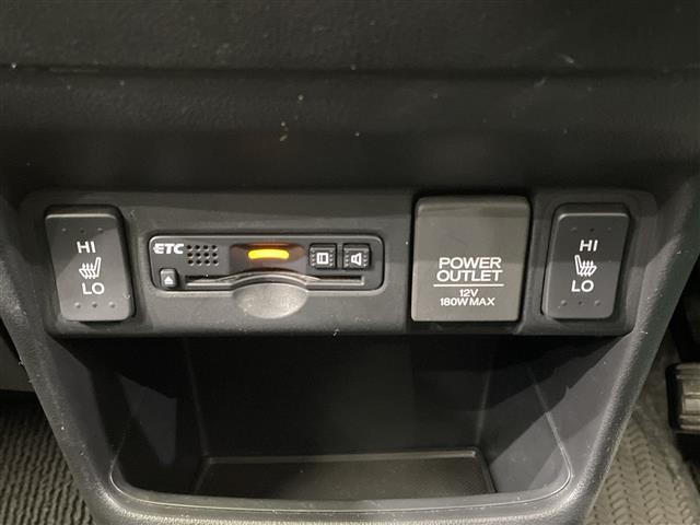 Ｎ－ＢＯＸカスタム ２トーンカラースタイル　ＧターボＳＳパッケージ　禁煙車　純正ナビ　フルセグＴＶ　Ｂｌｕｅｔｏｏｔｈ　ＣＤ　ＤＶＤ　バックカメラ　ＥＴＣ　シートヒーター　　両側パワースライドドア　ハーフレザーシート　パドルシフト　スマートキー　純正フロアマット（13枚目）