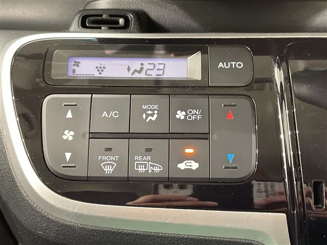 Ｎ－ＢＯＸカスタム ２トーンカラースタイル　ＧターボＳＳパッケージ　禁煙車　純正ナビ　フルセグＴＶ　Ｂｌｕｅｔｏｏｔｈ　ＣＤ　ＤＶＤ　バックカメラ　ＥＴＣ　シートヒーター　　両側パワースライドドア　ハーフレザーシート　パドルシフト　スマートキー　純正フロアマット（14枚目）