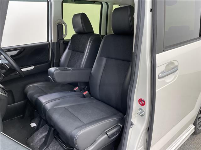 Ｎ－ＢＯＸカスタム ２トーンカラースタイル　ＧターボＳＳパッケージ　禁煙車　純正ナビ　フルセグＴＶ　Ｂｌｕｅｔｏｏｔｈ　ＣＤ　ＤＶＤ　バックカメラ　ＥＴＣ　シートヒーター　　両側パワースライドドア　ハーフレザーシート　パドルシフト　スマートキー　純正フロアマット（21枚目）