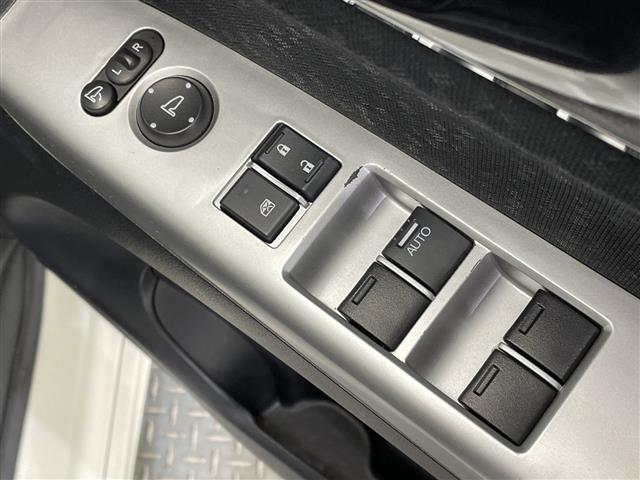 Ｎ－ＢＯＸカスタム ２トーンカラースタイル　ＧターボＳＳパッケージ　禁煙車　純正ナビ　フルセグＴＶ　Ｂｌｕｅｔｏｏｔｈ　ＣＤ　ＤＶＤ　バックカメラ　ＥＴＣ　シートヒーター　　両側パワースライドドア　ハーフレザーシート　パドルシフト　スマートキー　純正フロアマット（22枚目）