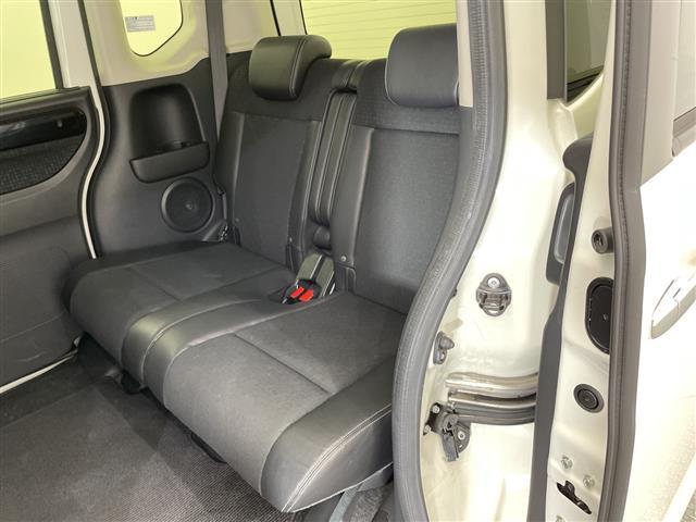 Ｎ－ＢＯＸカスタム ２トーンカラースタイル　ＧターボＳＳパッケージ　禁煙車　純正ナビ　フルセグＴＶ　Ｂｌｕｅｔｏｏｔｈ　ＣＤ　ＤＶＤ　バックカメラ　ＥＴＣ　シートヒーター　　両側パワースライドドア　ハーフレザーシート　パドルシフト　スマートキー　純正フロアマット（24枚目）