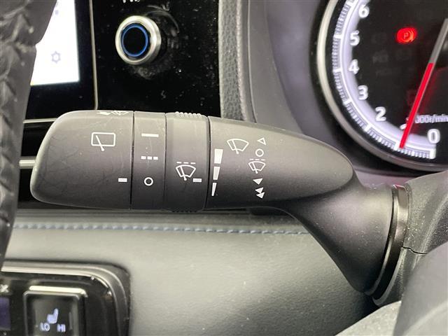 ヴォクシー Ｓ－Ｚ　禁煙車　快適利便パッケージ　前席・２列目席シートヒーター　電動リアゲート　オットマン　純正ナビ　フルセグＴＶ　Ｂｌｕｅｔｏｏｔｈ　ＵＳＢ　バックカメラ　トヨタセーフティセンス　ＥＴＣ　前後ドラレコ（9枚目）
