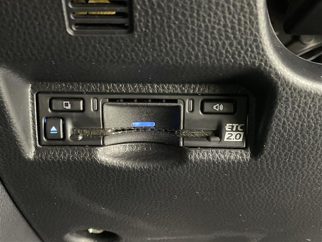 ヴォクシー Ｓ－Ｚ　禁煙車　快適利便パッケージ　前席・２列目席シートヒーター　電動リアゲート　オットマン　純正ナビ　フルセグＴＶ　Ｂｌｕｅｔｏｏｔｈ　ＵＳＢ　バックカメラ　トヨタセーフティセンス　ＥＴＣ　前後ドラレコ（16枚目）