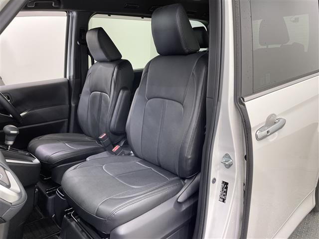 ヴォクシー Ｓ－Ｚ　禁煙車　快適利便パッケージ　前席・２列目席シートヒーター　電動リアゲート　オットマン　純正ナビ　フルセグＴＶ　Ｂｌｕｅｔｏｏｔｈ　ＵＳＢ　バックカメラ　トヨタセーフティセンス　ＥＴＣ　前後ドラレコ（20枚目）