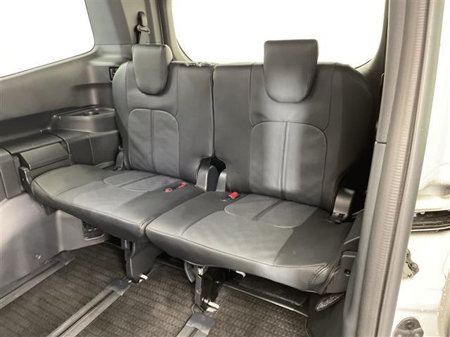 ヴォクシー Ｓ－Ｚ　禁煙車　快適利便パッケージ　前席・２列目席シートヒーター　電動リアゲート　オットマン　純正ナビ　フルセグＴＶ　Ｂｌｕｅｔｏｏｔｈ　ＵＳＢ　バックカメラ　トヨタセーフティセンス　ＥＴＣ　前後ドラレコ（25枚目）
