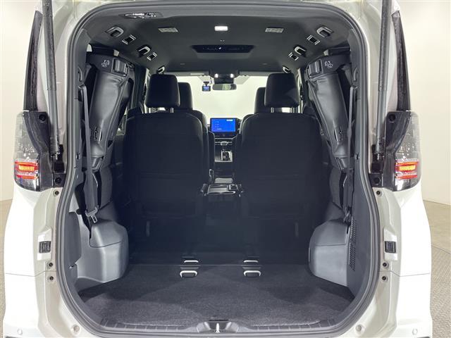 ヴォクシー Ｓ－Ｚ　禁煙車　快適利便パッケージ　前席・２列目席シートヒーター　電動リアゲート　オットマン　純正ナビ　フルセグＴＶ　Ｂｌｕｅｔｏｏｔｈ　ＵＳＢ　バックカメラ　トヨタセーフティセンス　ＥＴＣ　前後ドラレコ（26枚目）