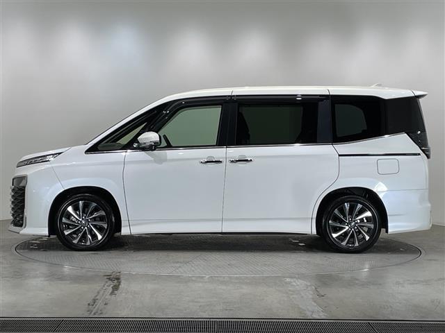 ヴォクシー Ｓ－Ｚ　禁煙車　快適利便パッケージ　前席・２列目席シートヒーター　電動リアゲート　オットマン　純正ナビ　フルセグＴＶ　Ｂｌｕｅｔｏｏｔｈ　ＵＳＢ　バックカメラ　トヨタセーフティセンス　ＥＴＣ　前後ドラレコ（31枚目）