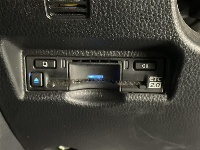 ヴォクシー S-Z 禁煙車 モデリスタエアロ 純正ナビ フルセグTV Bluetooth CD DVD USB フリップダウンモニター バックカメラ トヨタセーフティセンス オートクルーズコントロール オートハイビーム(12枚目)