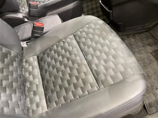 ヴォクシー S-Z 禁煙車 モデリスタエアロ 純正ナビ フルセグTV Bluetooth CD DVD USB フリップダウンモニター バックカメラ トヨタセーフティセンス オートクルーズコントロール オートハイビーム(20枚目)