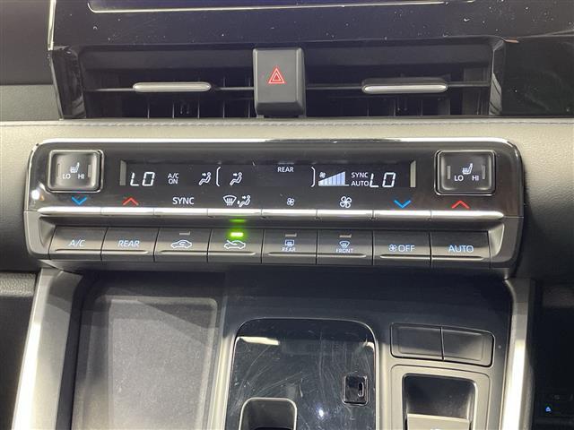 ヴォクシー Ｓ－Ｚ　禁煙車　純正ディスプレイオーディオナビ　Ｂｌｕｅｔｏｏｔｈ　バックカメラ　前後ドライブレコーダー　トヨタセーフティセンス　衝突軽減システム　レーンキープアシスト　オートハイビーム　前後コーナーセンサー（13枚目）