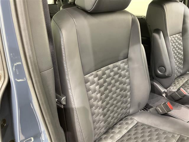 ヴォクシー Ｓ－Ｚ　禁煙車　純正ディスプレイオーディオナビ　Ｂｌｕｅｔｏｏｔｈ　バックカメラ　前後ドライブレコーダー　トヨタセーフティセンス　衝突軽減システム　レーンキープアシスト　オートハイビーム　前後コーナーセンサー（18枚目）
