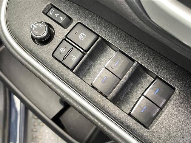 ヴォクシー Ｓ－Ｚ　禁煙車　純正ディスプレイオーディオナビ　Ｂｌｕｅｔｏｏｔｈ　バックカメラ　前後ドライブレコーダー　トヨタセーフティセンス　衝突軽減システム　レーンキープアシスト　オートハイビーム　前後コーナーセンサー（21枚目）
