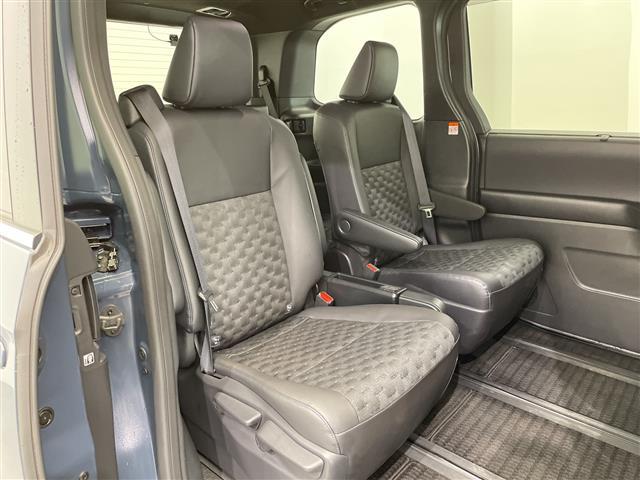 ヴォクシー Ｓ－Ｚ　禁煙車　純正ディスプレイオーディオナビ　Ｂｌｕｅｔｏｏｔｈ　バックカメラ　前後ドライブレコーダー　トヨタセーフティセンス　衝突軽減システム　レーンキープアシスト　オートハイビーム　前後コーナーセンサー（22枚目）