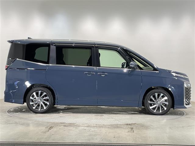 ヴォクシー Ｓ－Ｚ　禁煙車　純正ディスプレイオーディオナビ　Ｂｌｕｅｔｏｏｔｈ　バックカメラ　前後ドライブレコーダー　トヨタセーフティセンス　衝突軽減システム　レーンキープアシスト　オートハイビーム　前後コーナーセンサー（32枚目）