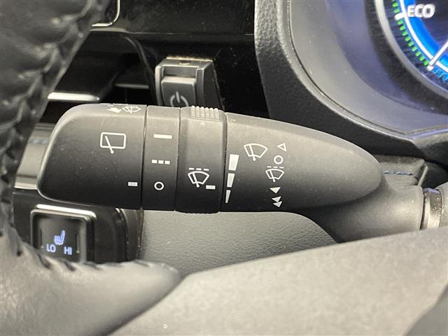 ヴォクシー ハイブリッドＳ－Ｚ　禁煙車　純正ナビ　フルセグＴＶ　Ｂｌｕｅｔｏｏｔｈ　全方位カメラ　バックカメラ　１００Ｖ電源　パーキングアシスト　トヨタセーフティセンス　衝突軽減システム　オートクルーズコントロール　オートハイビーム（9枚目）