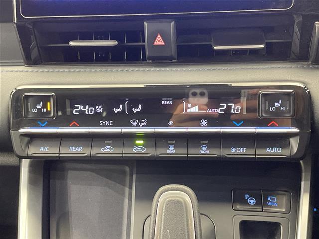 ヴォクシー ハイブリッドＳ－Ｚ　禁煙車　純正ナビ　フルセグＴＶ　Ｂｌｕｅｔｏｏｔｈ　全方位カメラ　バックカメラ　１００Ｖ電源　パーキングアシスト　トヨタセーフティセンス　衝突軽減システム　オートクルーズコントロール　オートハイビーム（13枚目）