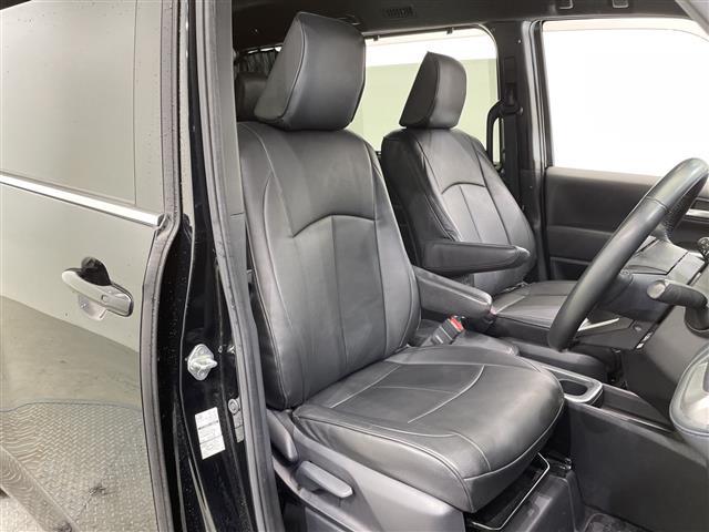 ヴォクシー ハイブリッドＳ－Ｚ　禁煙車　純正ナビ　フルセグＴＶ　Ｂｌｕｅｔｏｏｔｈ　全方位カメラ　バックカメラ　１００Ｖ電源　パーキングアシスト　トヨタセーフティセンス　衝突軽減システム　オートクルーズコントロール　オートハイビーム（16枚目）