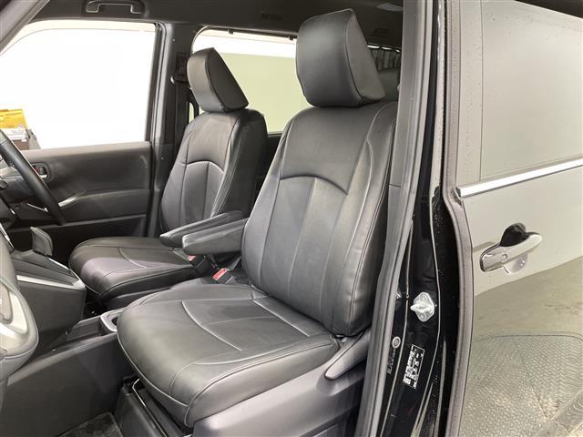 ヴォクシー ハイブリッドＳ－Ｚ　禁煙車　純正ナビ　フルセグＴＶ　Ｂｌｕｅｔｏｏｔｈ　全方位カメラ　バックカメラ　１００Ｖ電源　パーキングアシスト　トヨタセーフティセンス　衝突軽減システム　オートクルーズコントロール　オートハイビーム（19枚目）