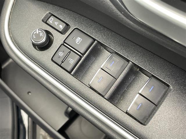 ヴォクシー ハイブリッドＳ－Ｚ　禁煙車　純正ナビ　フルセグＴＶ　Ｂｌｕｅｔｏｏｔｈ　全方位カメラ　バックカメラ　１００Ｖ電源　パーキングアシスト　トヨタセーフティセンス　衝突軽減システム　オートクルーズコントロール　オートハイビーム（20枚目）