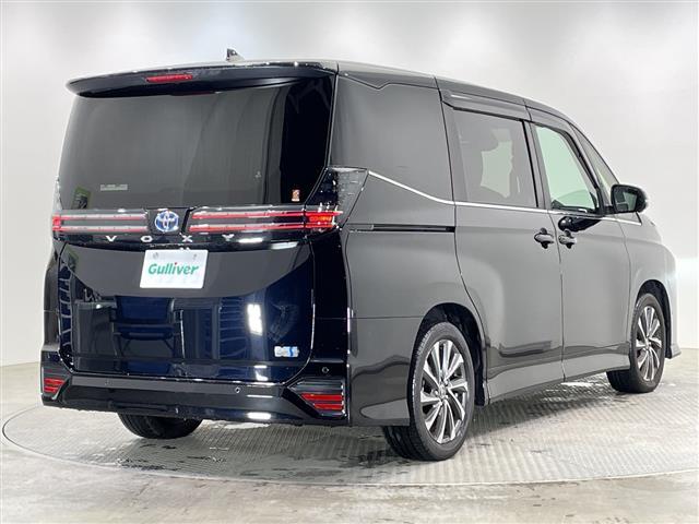 ヴォクシー ハイブリッドＳ－Ｚ　禁煙車　純正ナビ　フルセグＴＶ　Ｂｌｕｅｔｏｏｔｈ　全方位カメラ　バックカメラ　１００Ｖ電源　パーキングアシスト　トヨタセーフティセンス　衝突軽減システム　オートクルーズコントロール　オートハイビーム（33枚目）